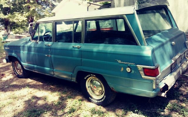 1968 Jeep Wagoneer - photo 2