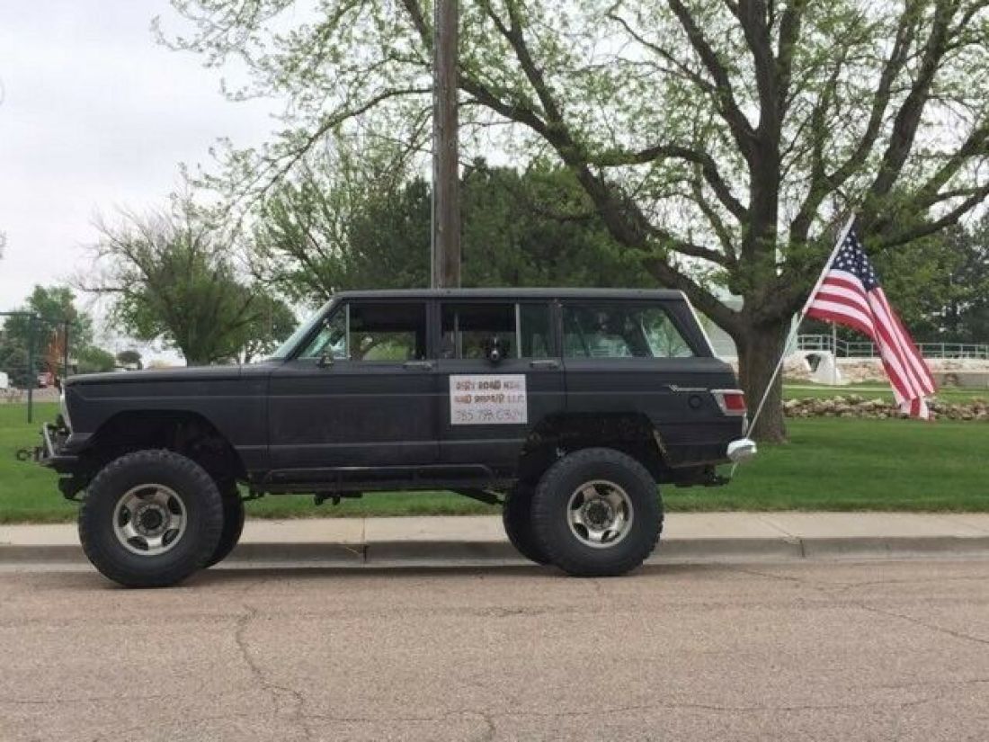 1968 Jeep Wagoneer - photo 12