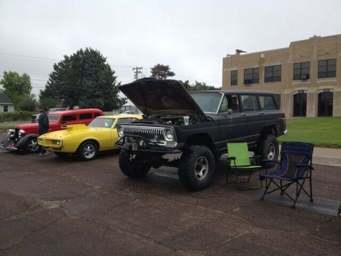 1968 Jeep Wagoneer - photo 2