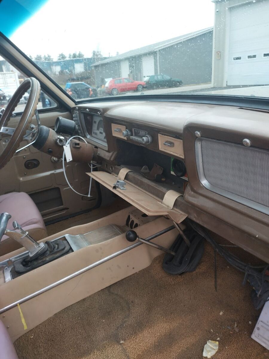 1968 Jeep Wagoneer - photo 12