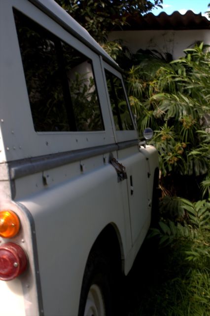 1968 Land Rover ~ Collectors Condition ~ To Be Fully Resotred 1968 Land Rover Defender Leather