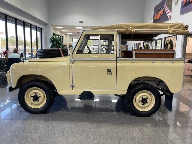 1968 LAND ROVER SERIES 2 SOFT TOP - (COLLECTOR SERIES) - photo 2