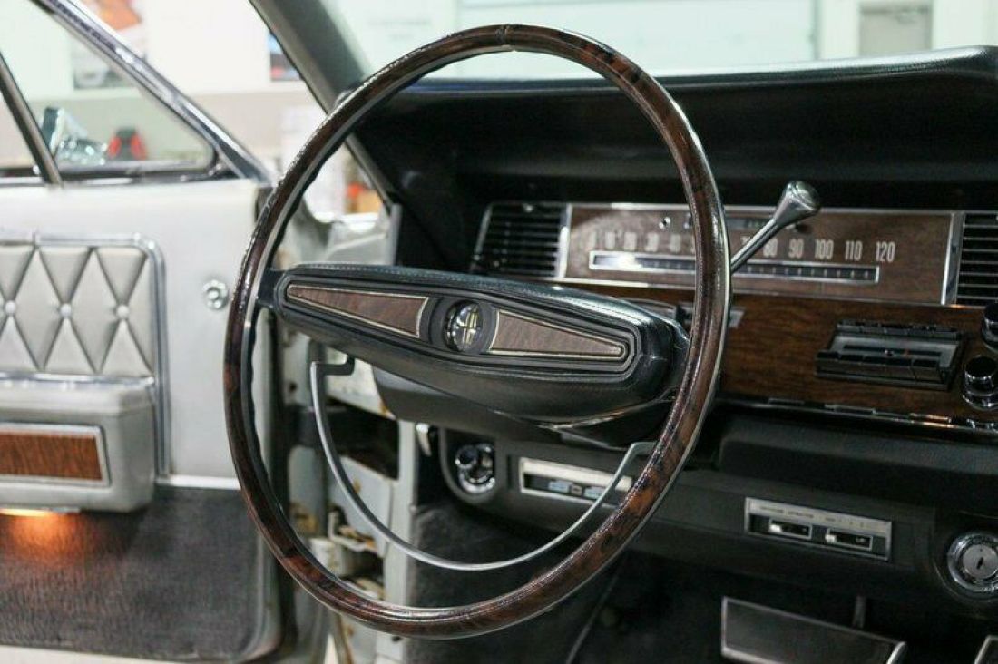 1968 Lincoln Continental - photo 12