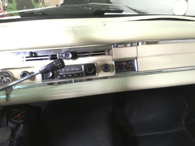 1968 Mercedes-Benz 200-Series sedan - photo 10