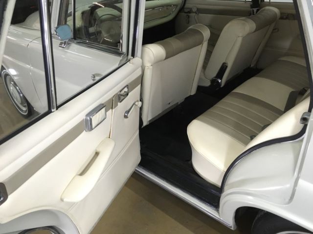 1968 Mercedes-Benz 200-Series sedan - photo 13