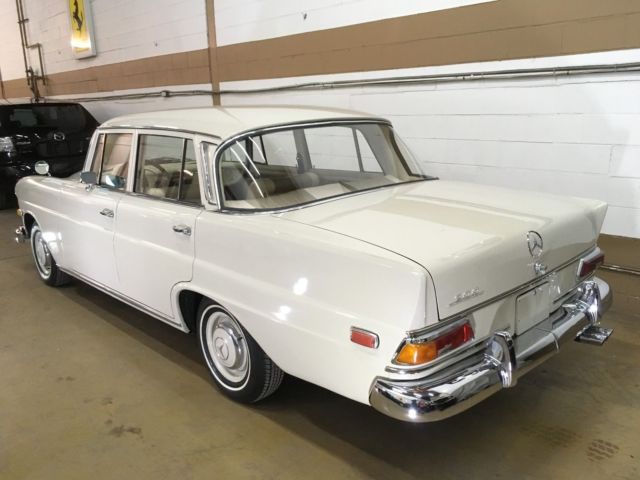 1968 Mercedes-Benz 200-Series sedan - photo 4
