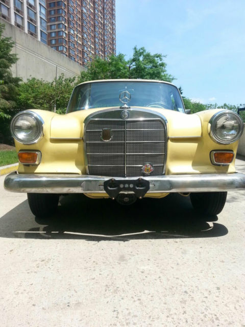 1968 Mercedes 200 series 230 Fintail model 230 Very Rare 1968 Mercedes-Benz 200-Series