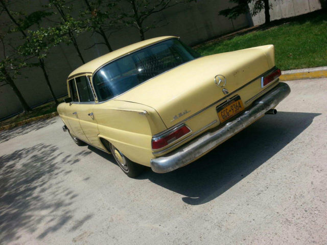 1968 Mercedes-Benz 200-Series - photo 4