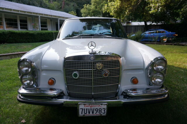 1968 Mercedes-Benz 200-Series