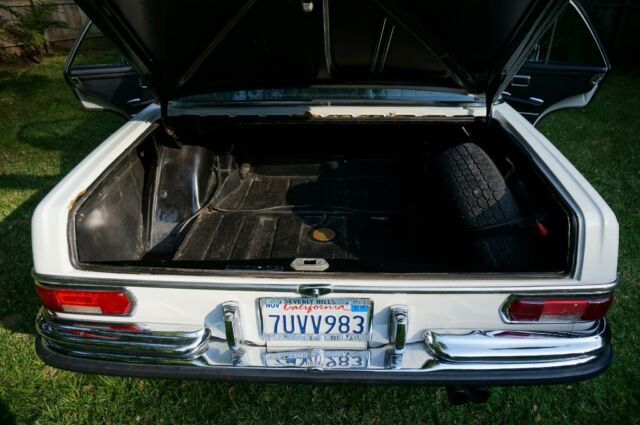 1968 Mercedes-Benz 200-Series - photo 11