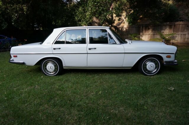 1968 Mercedes-Benz 200-Series - photo 4