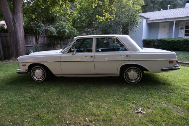 1968 Mercedes-Benz 200-Series - photo 5