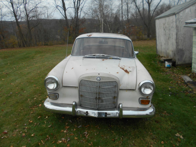 1968 MERCEDES 230 FINTAIL PARTS CAR ? 1968 Mercedes-Benz 200-Series 4 DOOR