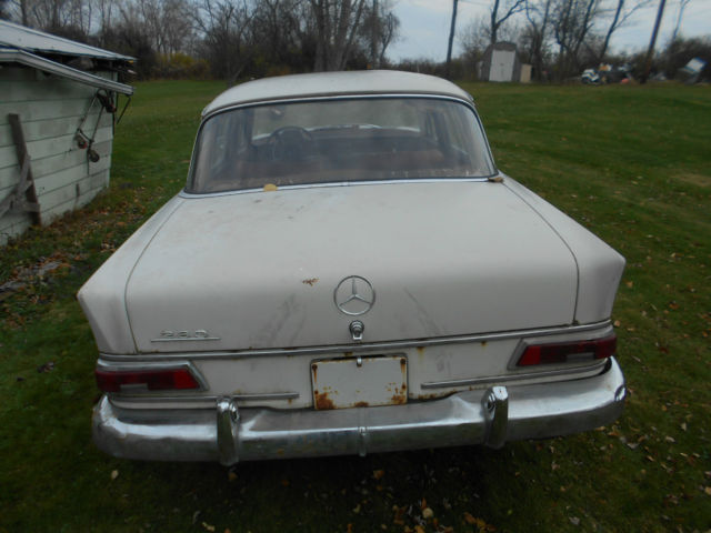1968 Mercedes-Benz 200-Series 4 DOOR - photo 4