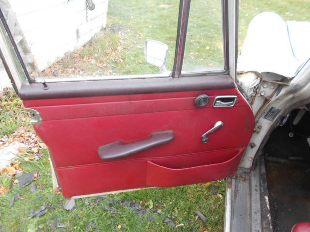 1968 Mercedes-Benz 200-Series 4 DOOR - photo 8