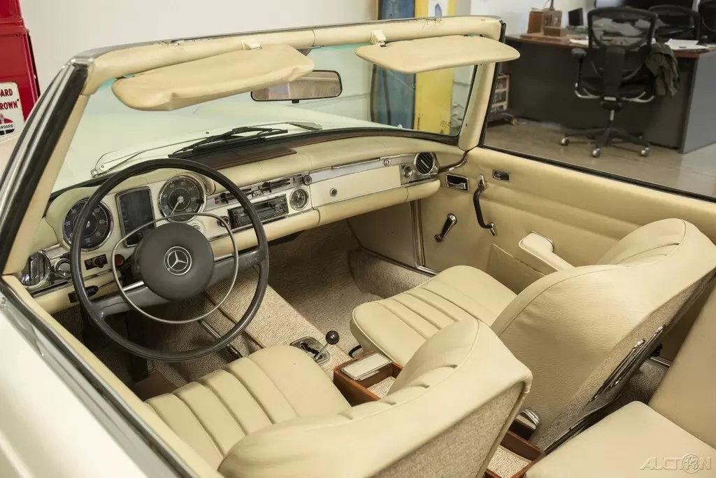 1968 Mercedes-Benz SL-Class 250 SL Roadster - photo 9