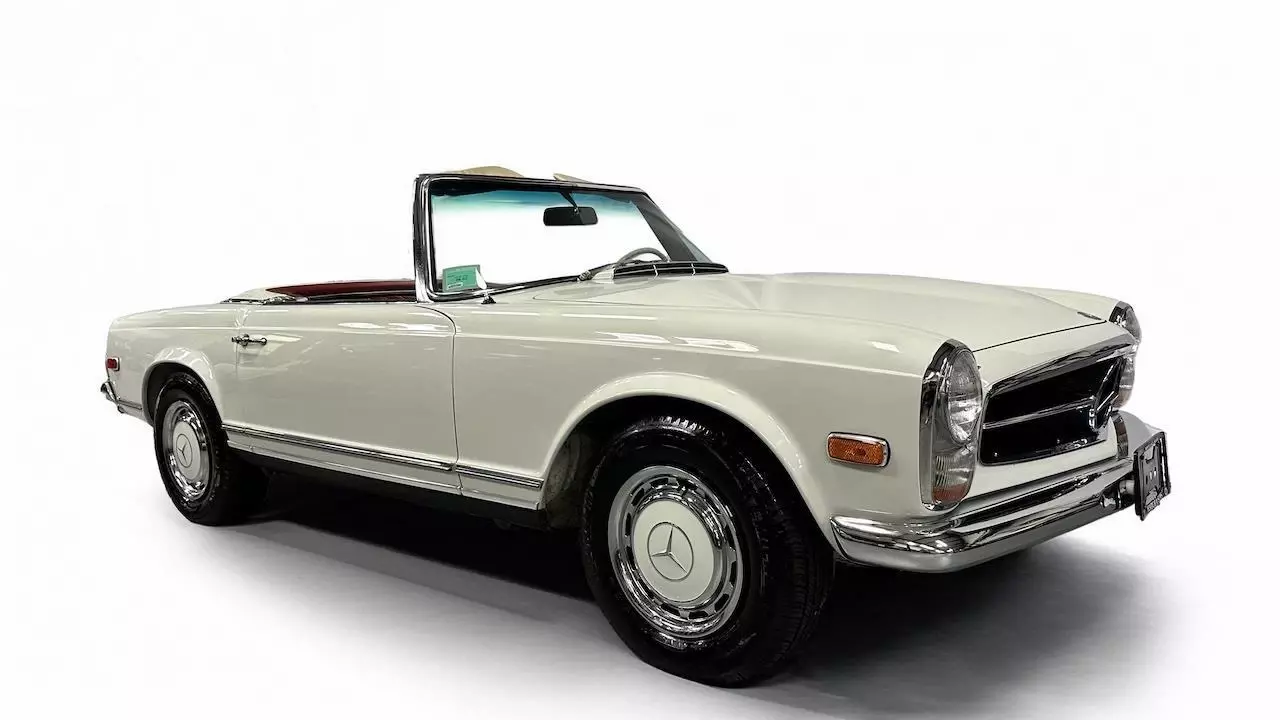 1968 Mercedes 280SL Original Factory ZF 5-Speed Convertible 1968 Mercedes SL-Class