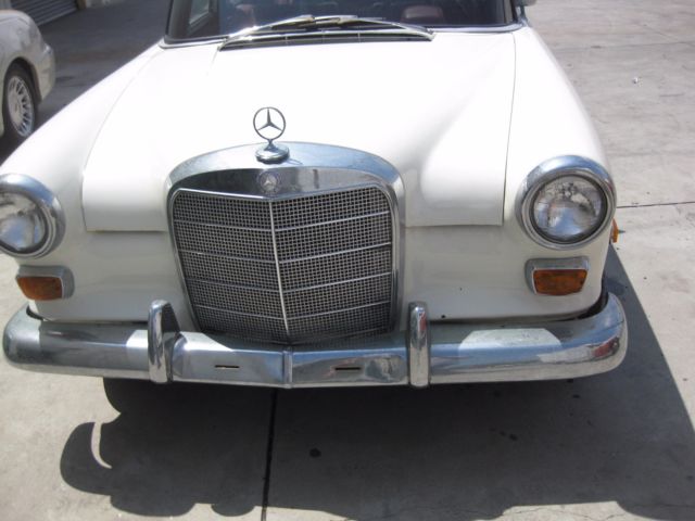 1968 Mercedes-Benz 200-Series - photo 3