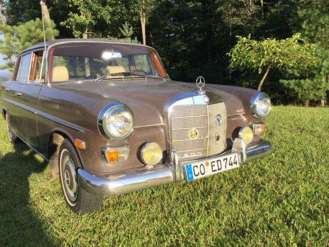 1968 Mercedes-Benz 200-Series all trim - photo 3
