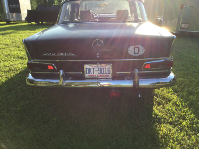 1968 Mercedes-Benz 200-Series all trim - photo 4