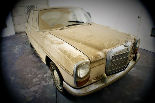 1968 Mercedes-Benz 200-Series - photo 11