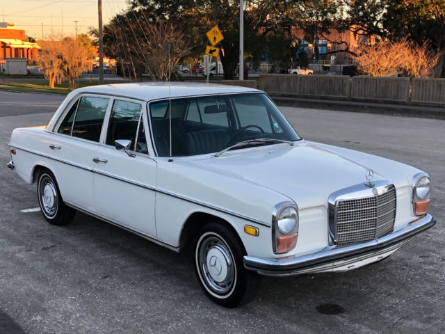 1968 Mercedes-Benz 200-Series 717 Papyrus White w. flawless Black interior - photo 4