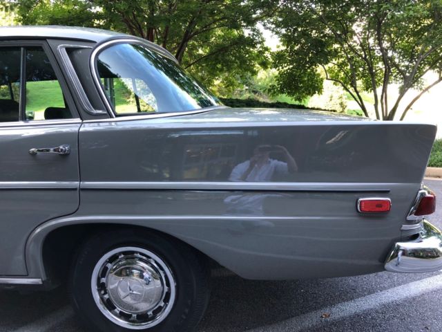 1968 Mercedes-Benz 200-Series - photo 10