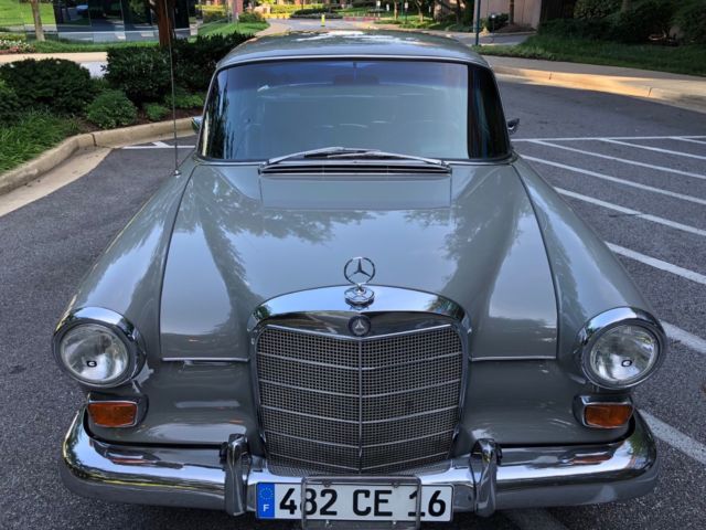 1968 Mercedes-Benz 200-Series - photo 2