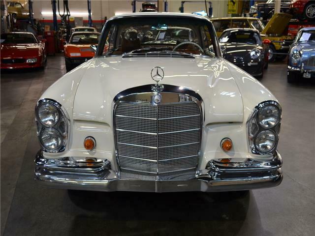 1968 Mercedes-Benz 250 SE Coupe -- - photo 2