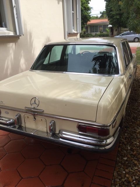 1968 Mercedes-Benz 200-Series 250S - photo 6