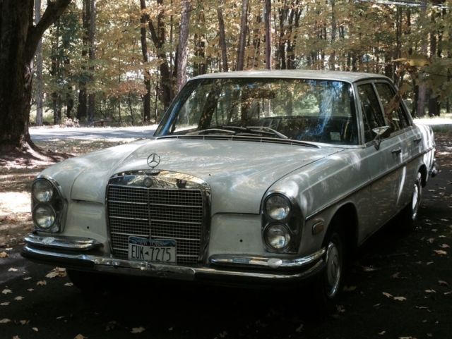 1968 Mercedes-Benz 200-Series - photo 2