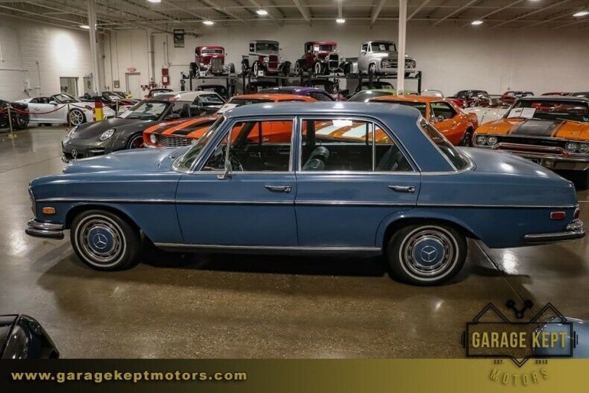 1968 Mercedes-Benz 200-Series - photo 11