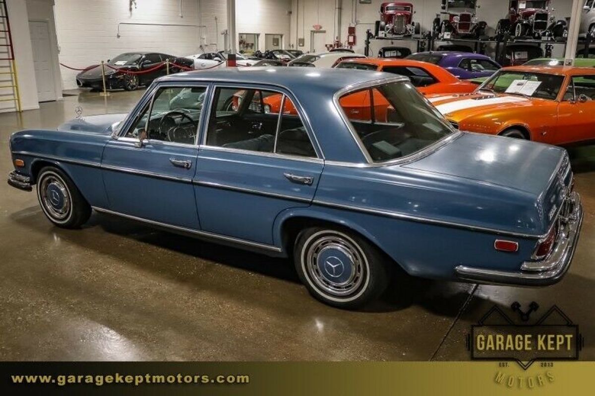 1968 Mercedes-Benz 200-Series - photo 12