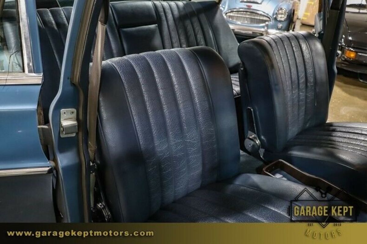 1968 Mercedes-Benz 200-Series - photo 3
