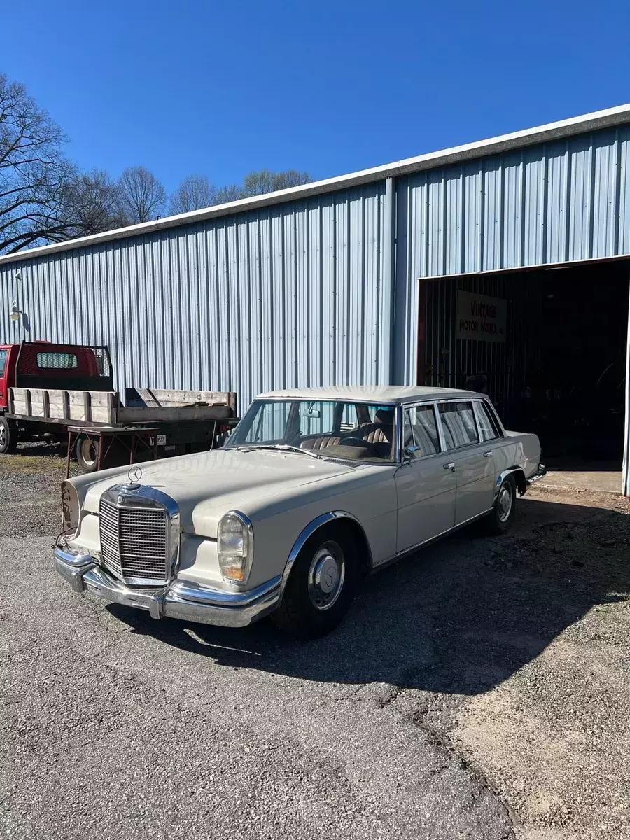 1968 Mercedes-Benz 600 Sedan Grey W100 1968 Mercedes-Benz 600 W100
