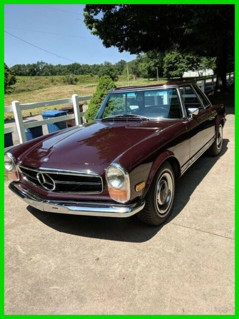 1968 Mercedes-Benz Pagoda 250SL Convertible V6 Automatic 84526 Mi Hard/Soft Top 1968 Mercedes-Benz Pagoda 250 SL Convertible with Hard and Soft Tops