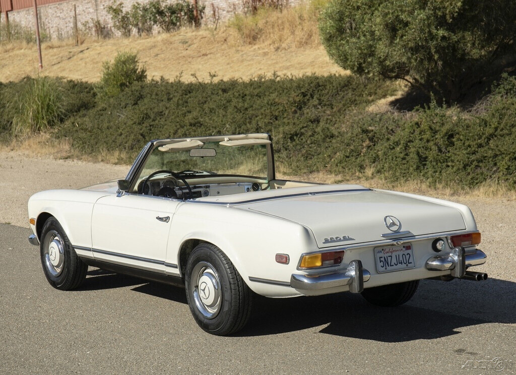 1968 Mercedes-Benz SL-Class 250 SL Roadster - photo 3