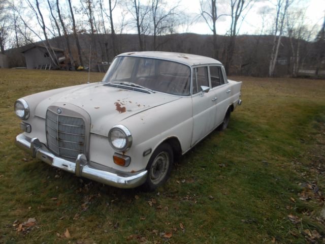1968 mercedes FINTAIL 1968 Mercedes-Benz 200-Series