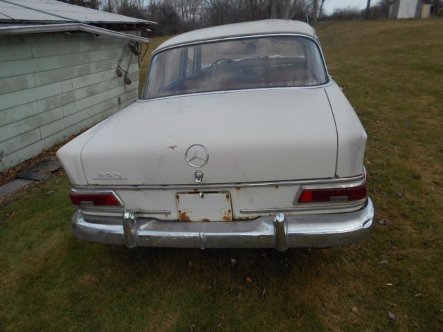 1968 Mercedes-Benz 200-Series - photo 5