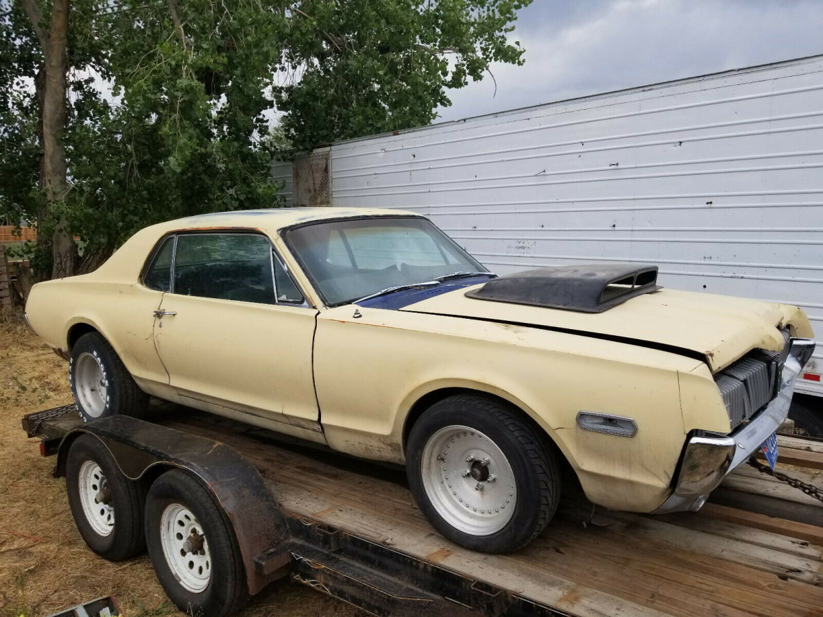1968 Mercury Cougar Eliminator clone Barn Find 1968 Mercury Cougar Bucket seat consol
