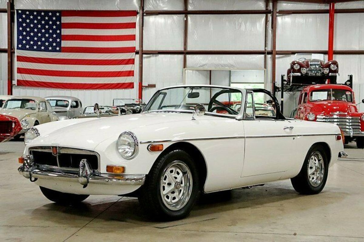 1968 MG B 19212 Miles White Convertible 1.8L 4-Cylinder 4-Speed Manual 1968 MG MGB