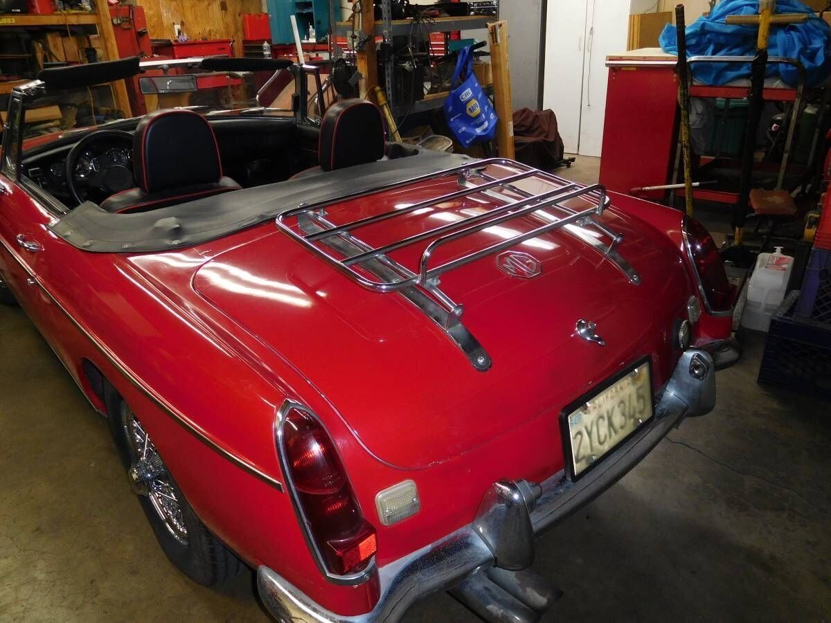 1968 MG MGB MGB, Replaced clutch, Resealed Engine and trans, New tires - photo 3