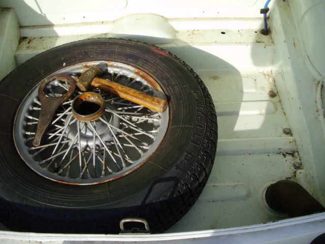 1968 MG MGB white & chrome - photo 7