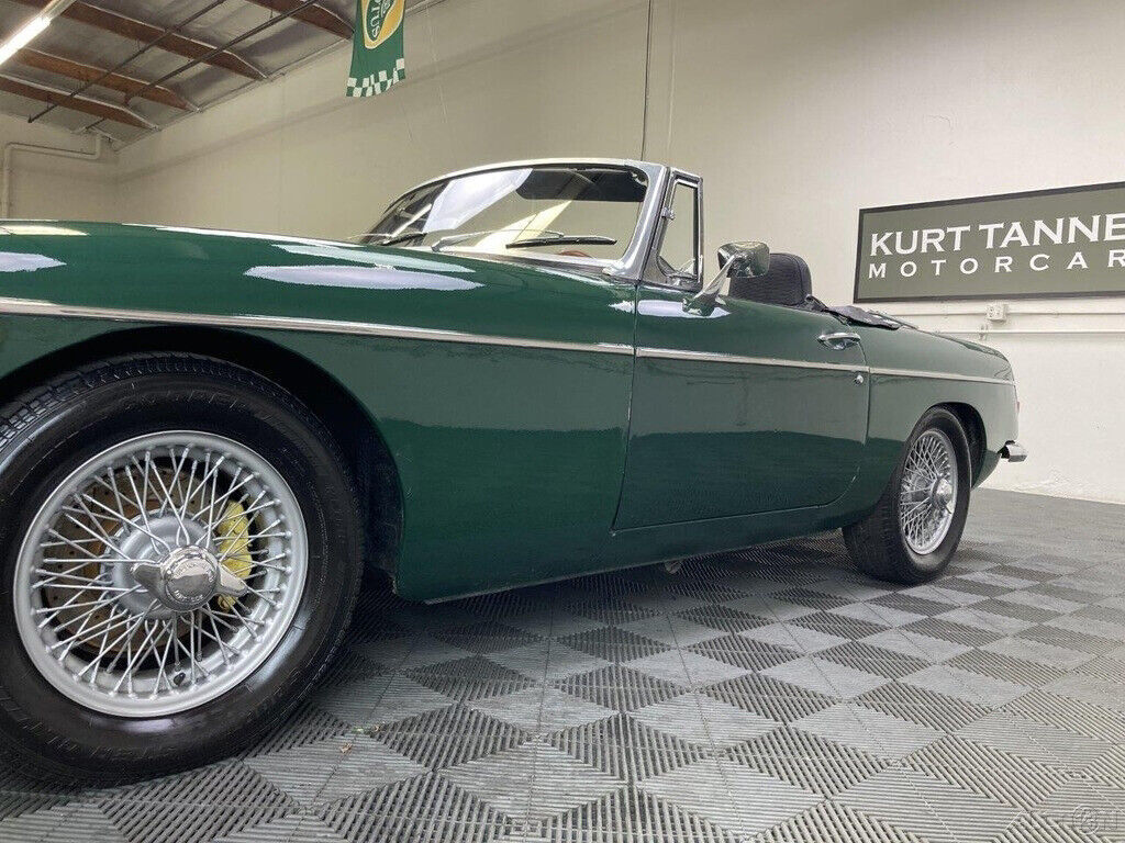 1968 MG MGB 1968 MGB MK2 ROADSTER. BRITISH RACING GREEN - photo 12