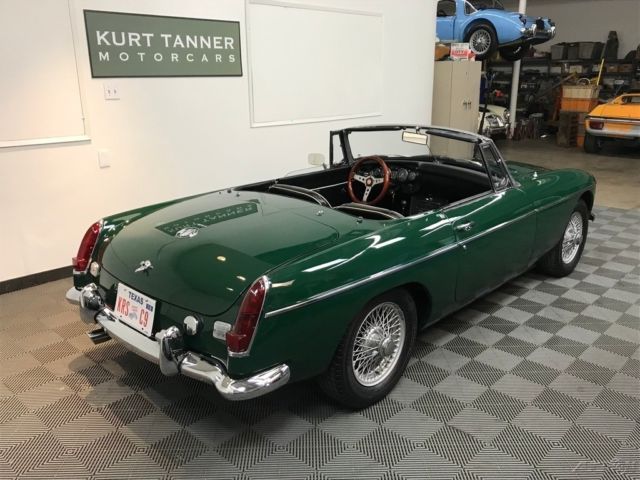 1968 MG MGB 4-SPEED, WIRE WHEELS - photo 4