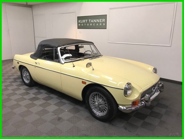 1968 MGB ROADSTER. PRIMROSE W/ BLACK. OVERDRIVE. WIRES. NICELY RESTORED. 1968 MG MGB OVERDRIVE, WIRE WHEELS