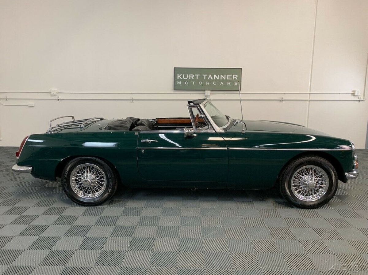 1968 MG MGB 1968 MGB. BRITISH RACING GREEN. - photo 7