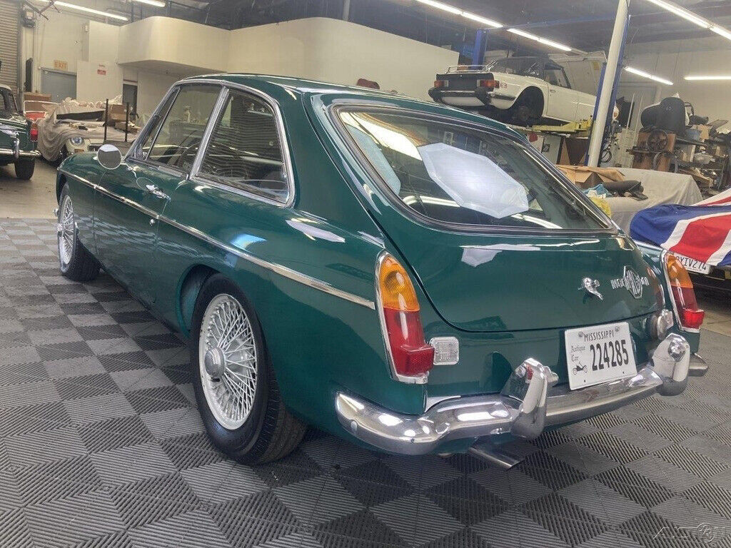 1968 MG MGC GT 1968 MGC GT. BRITISH RACING GREEN. BLACK TRIM. - photo 11