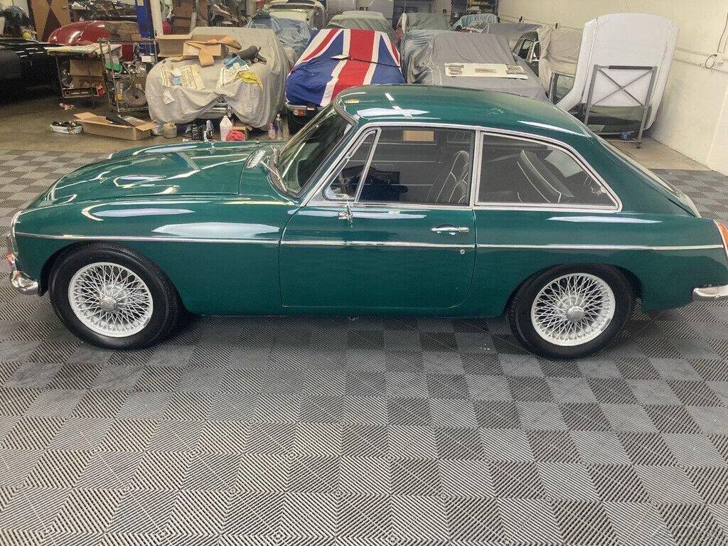 1968 MG MGC GT 1968 MGC GT. BRITISH RACING GREEN. BLACK TRIM. - photo 12