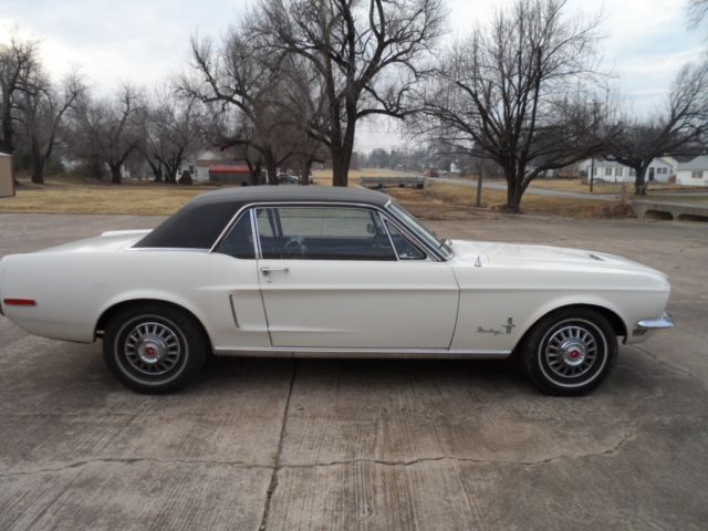 1968 Ford Mustang Dark Red Interior - photo 10